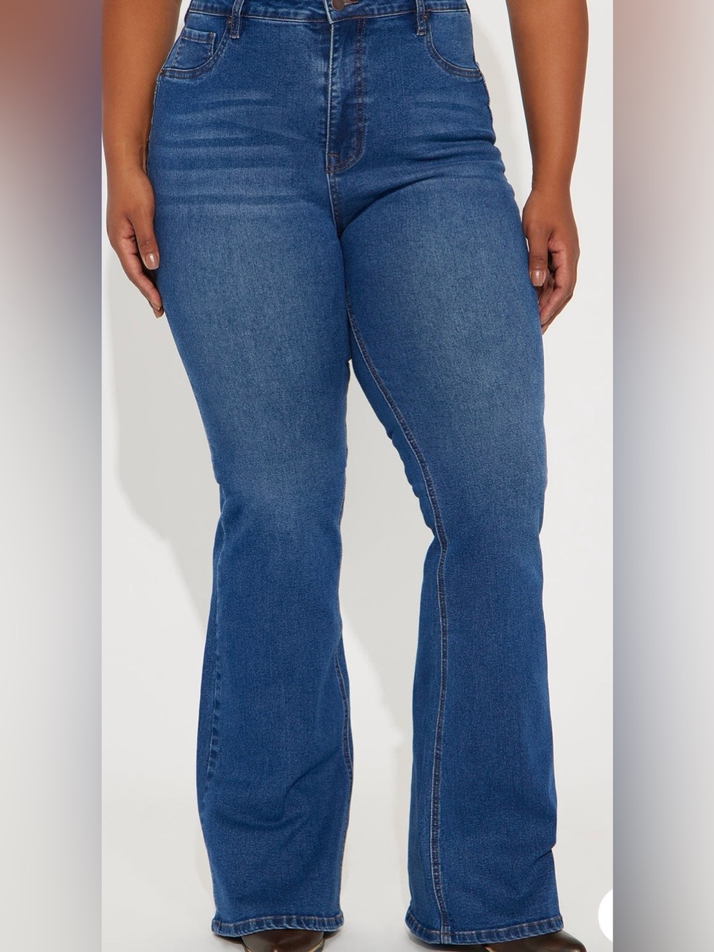 NWT fashion nova tall girl booty lifting Mid-Rise Blue Flare Jeans size 14 - Picture 2 of 3